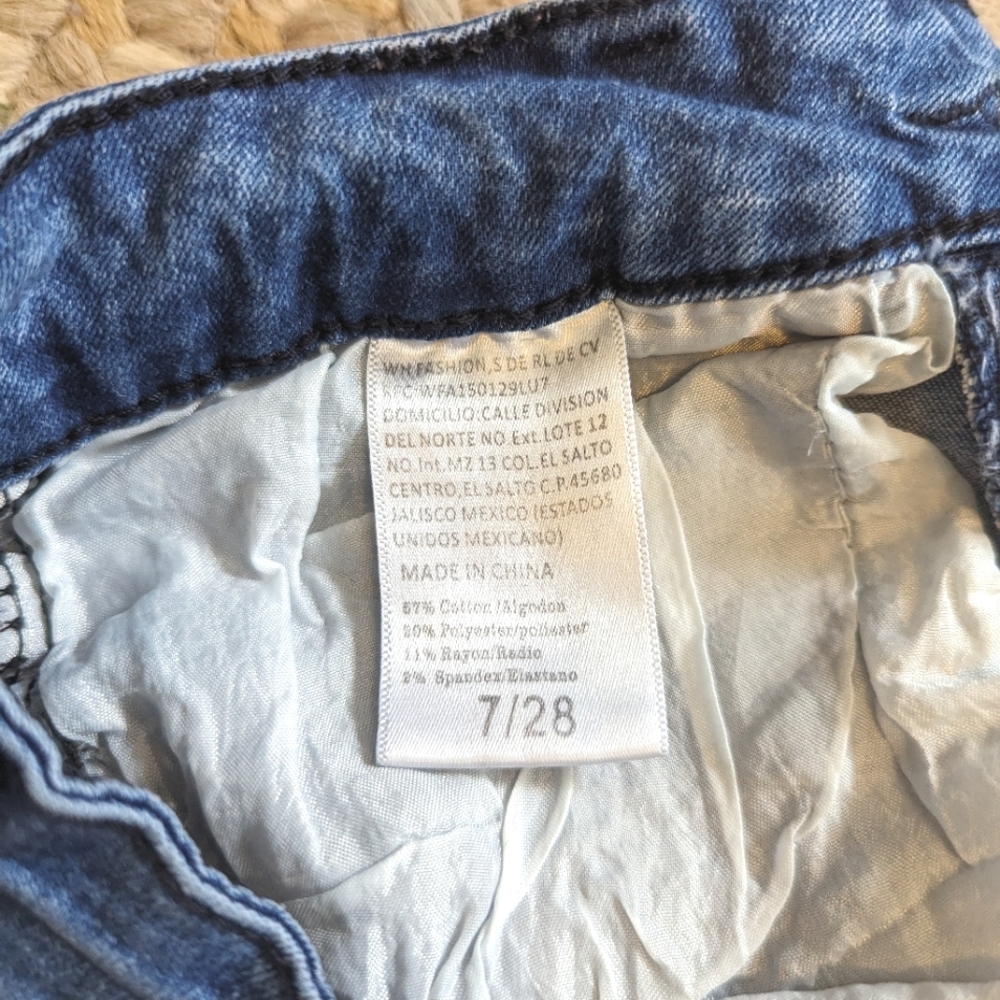 Back DG Distressed Graffiti Jeans(Jr's 7, Adult 6S) - Picture 12 of 12